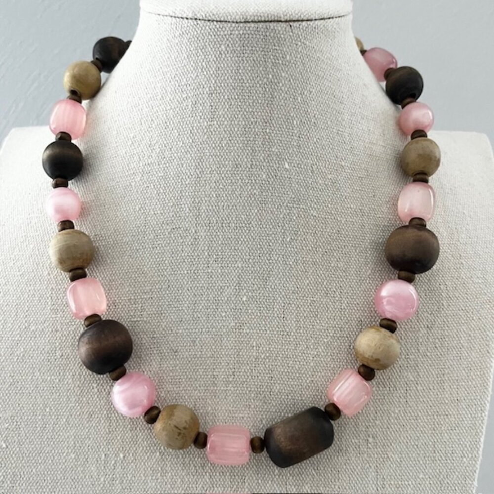 Wooden Beaded Chunky Necklace Pink Accents Statement Boho - Picture 2 of 4